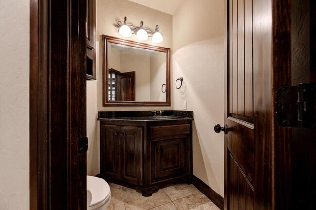 Building Photo - 22090 White Pine Cir