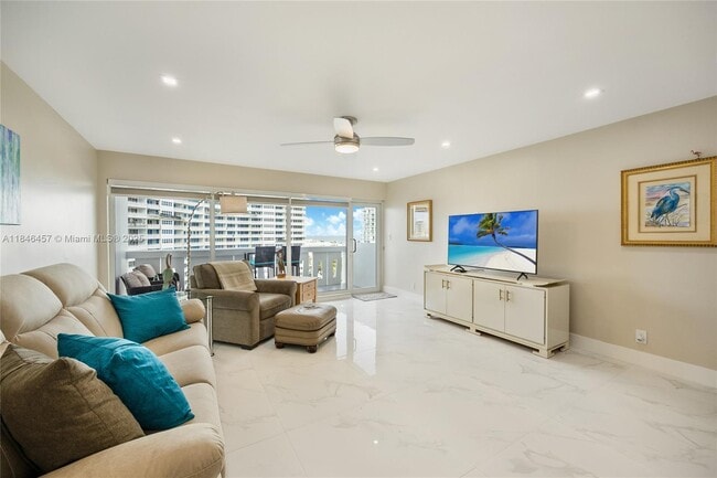 Building Photo - 2100 S Ocean Dr