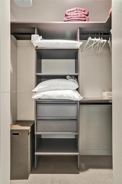 Building Photo - 11 NE 6th St