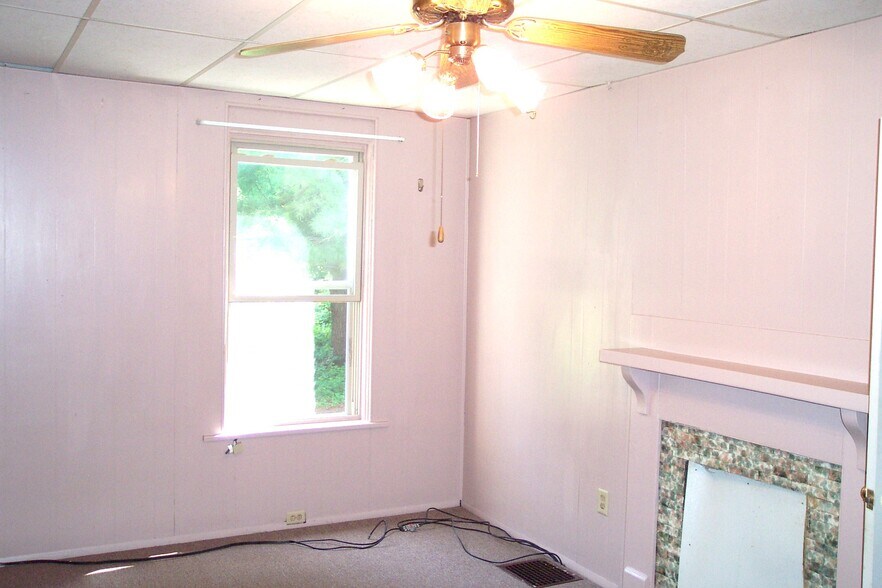 Building Photo - 49 Boundary St