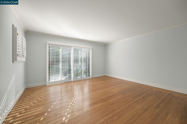 Building Photo - 161 La Serena Ave