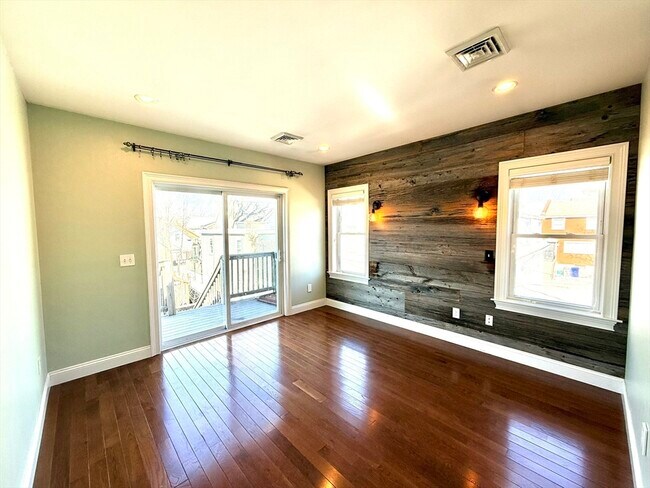 Building Photo - 4 Woodworth St