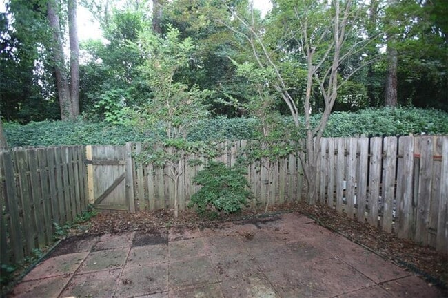 Building Photo - 2762 Farm Ln SE