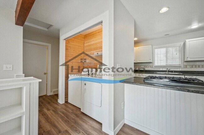 Building Photo - 4 Bedroom 2 Bath Home with 2-Car Detached Garage Available in Hayden, Idaho!