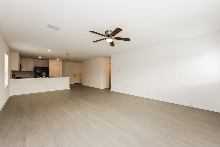 Building Photo - 101 Wild Rose Dr