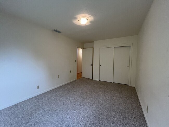 Building Photo - ATA2332