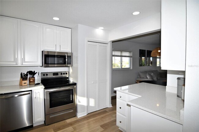 Building Photo - 1218 Riding Rocks Ln