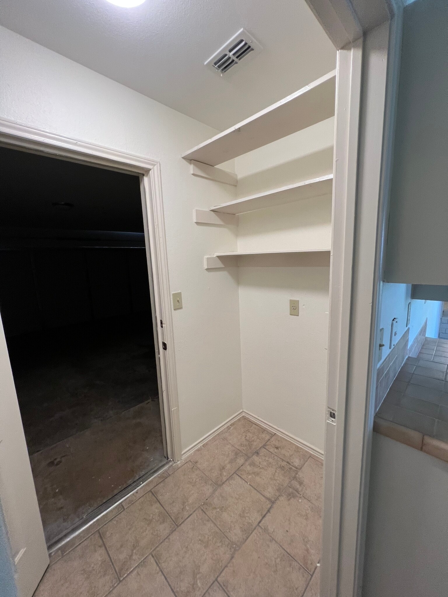 Building Photo - 1218 Saint John Loop