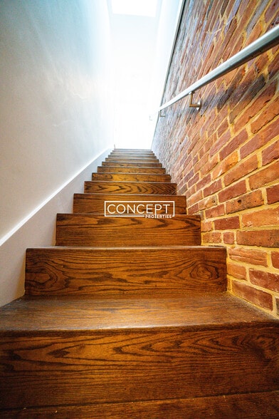 Building Photo - 20 Sussex St