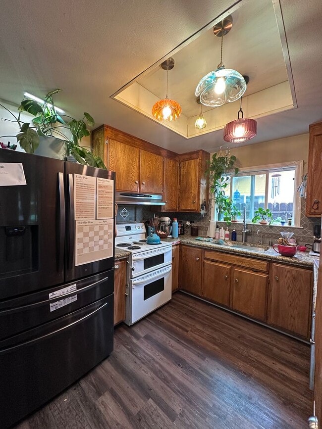 Building Photo - 1506 Manzanita Ln