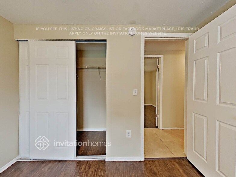 Building Photo - 2834 Linwood Dr