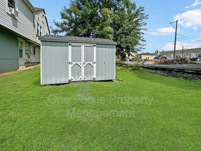 Building Photo - 115 E Bald Eagle St