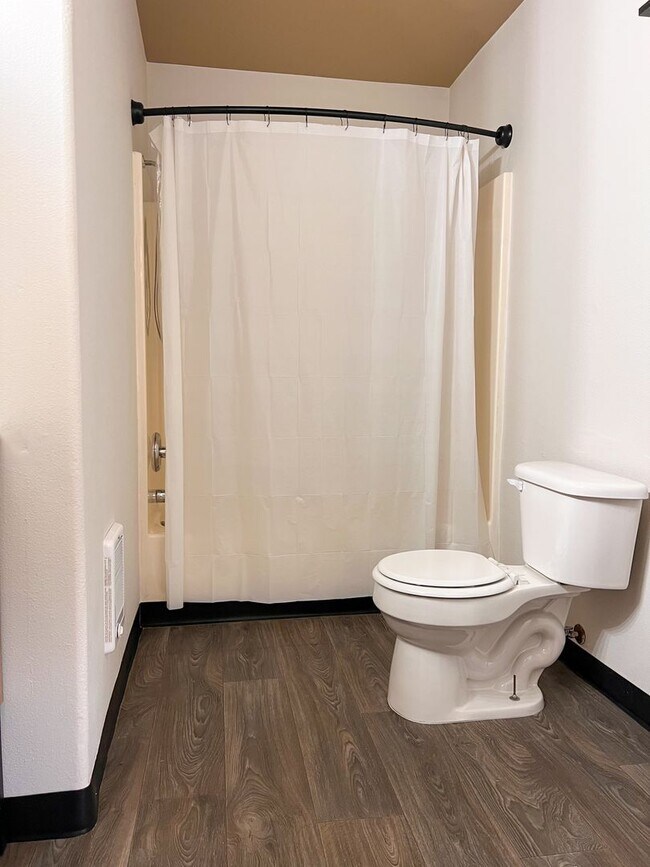 Building Photo - OWN920