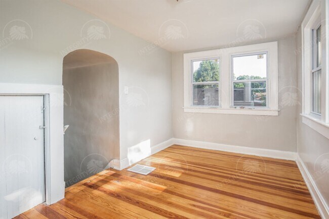 Building Photo - 5517 Woodland Ave