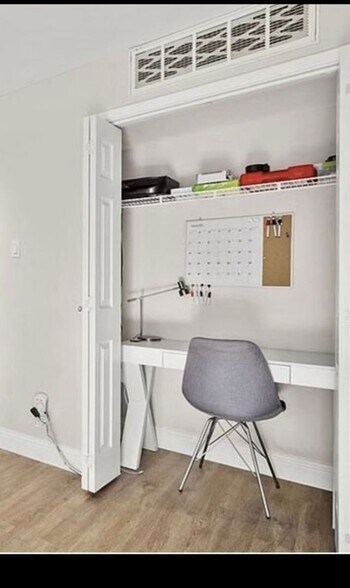 Building Photo - 1840 Burton Dr