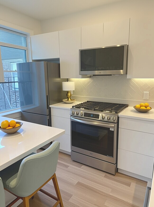 Building Photo - 8 Grove St