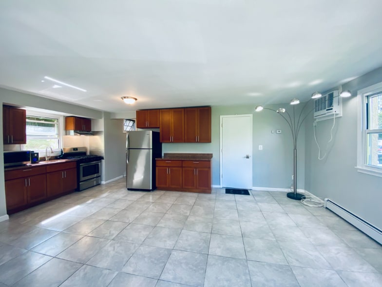 Building Photo - 28 Kenilworth Rd