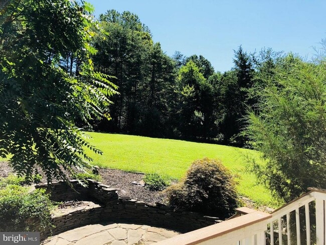 Building Photo - 31 Willowmere Ct
