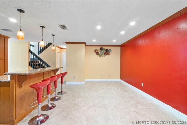 Building Photo - 710 Briarwood Terrace
