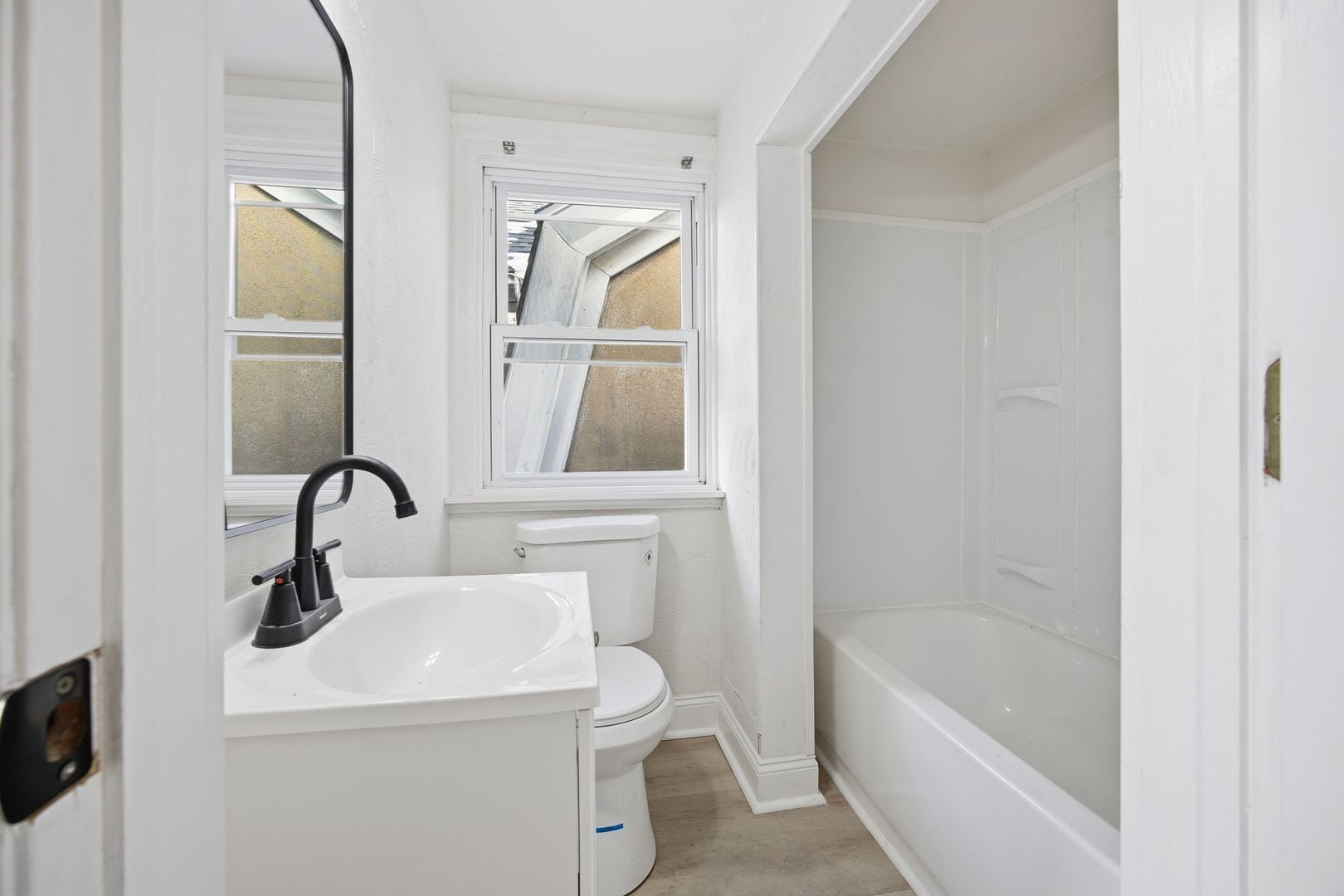 Building Photo - 141 Oneida St