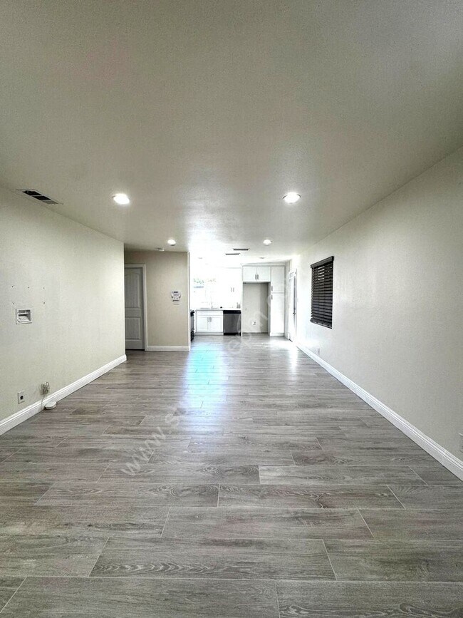 Building Photo - 1569 Carol Dr