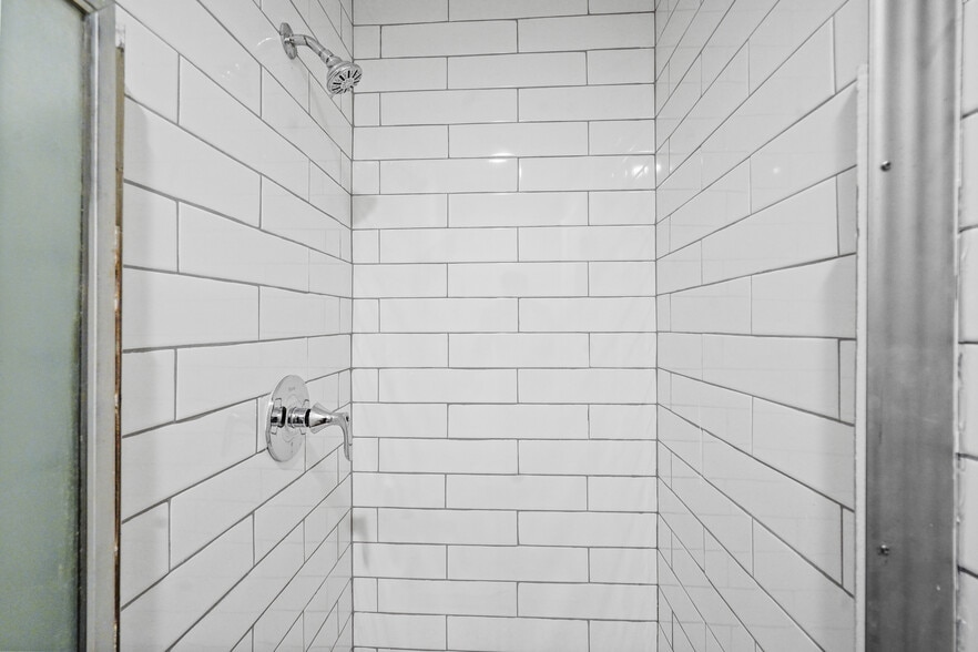 Building Photo - 8601 International Ave