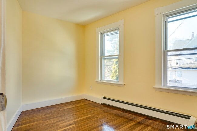 Building Photo - 303 Millville Ave