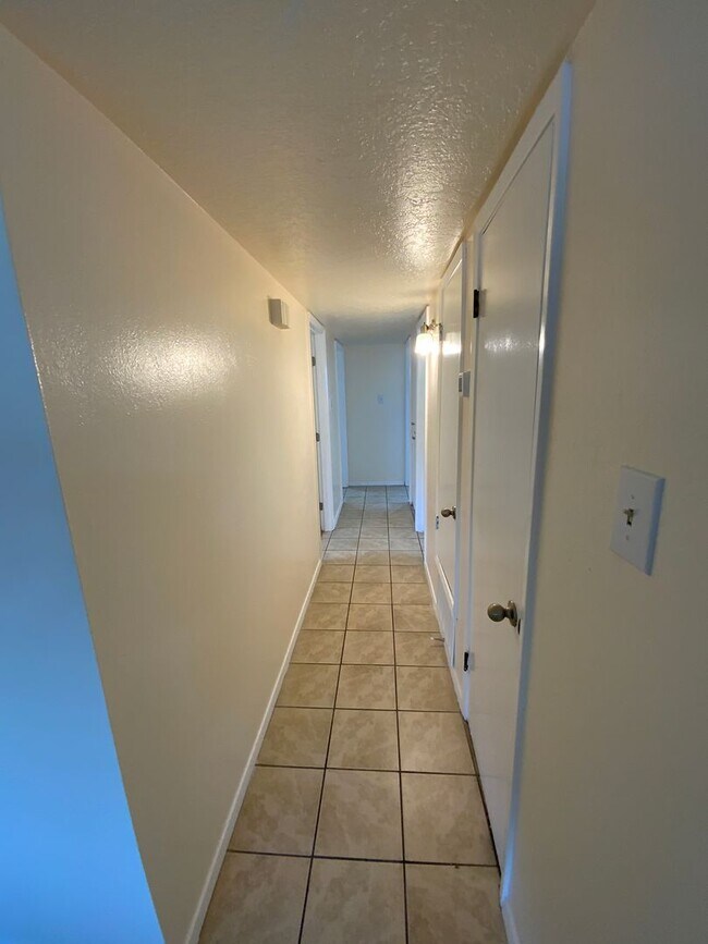 Building Photo - 4 Bedroom Single Story Home Available Near Tramway Blvd NE & Lomas Blvd NE!