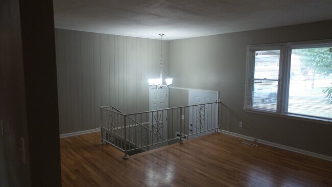 Building Photo - COMING SOON! Renovated 3 Bedroom, 2 bath R...