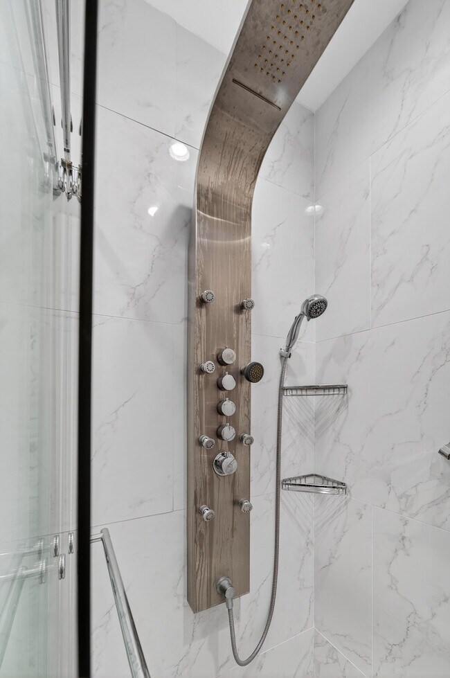 Building Photo - 6070 Sunny Manor Ct