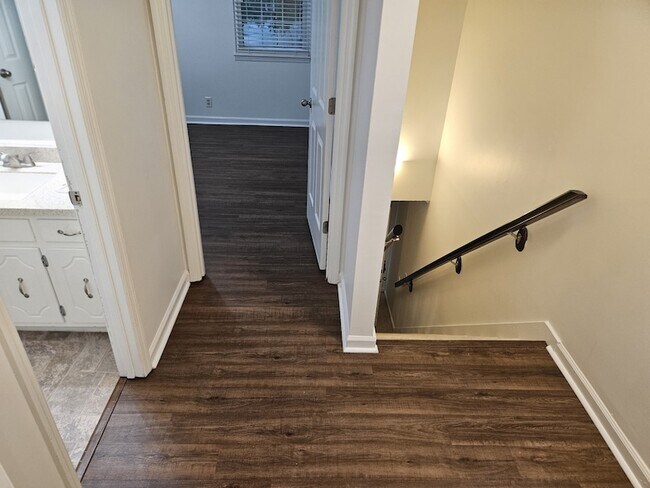 Building Photo - 117 McMurray Cir