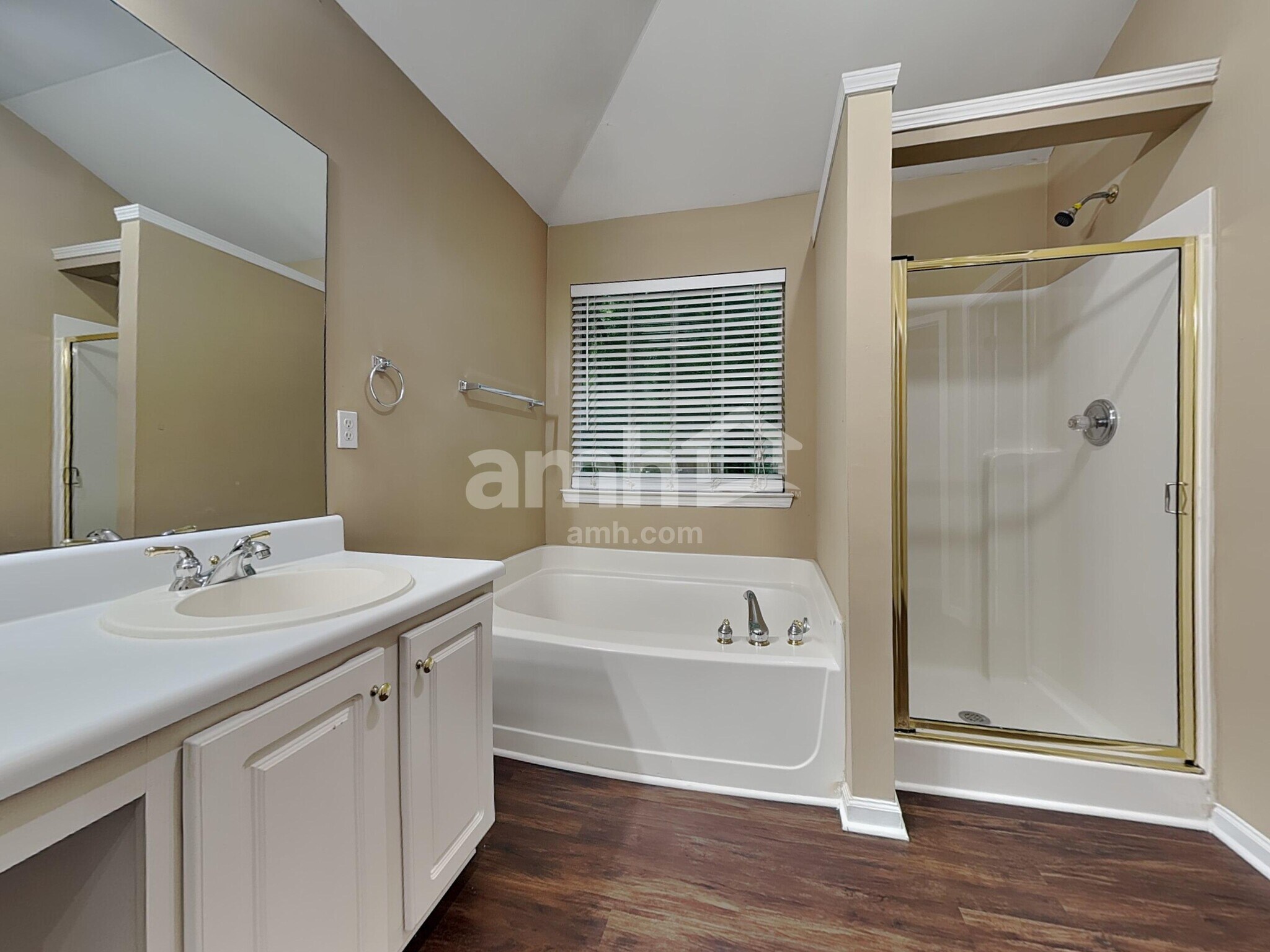Building Photo - 433 Holland Springs Dr