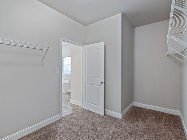 Building Photo - 6502 Moon Crest Ln NW