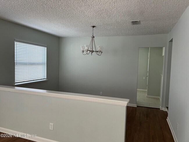 Building Photo - 240 Hopkins St