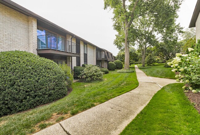 Building Photo - 247 Hamilton Ave