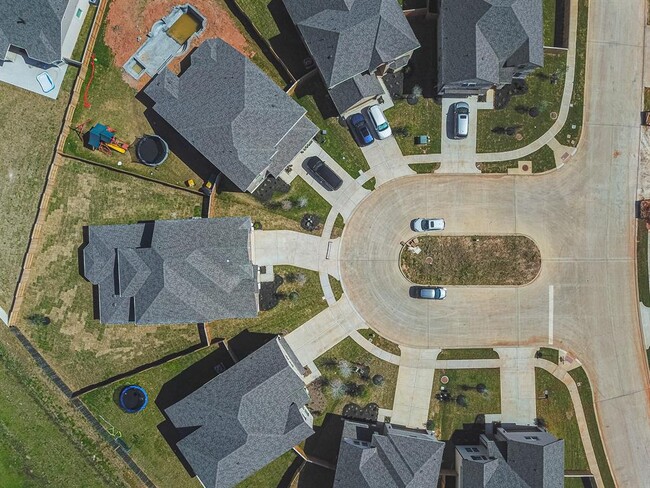 Building Photo - 2016 Woodland Park Ct