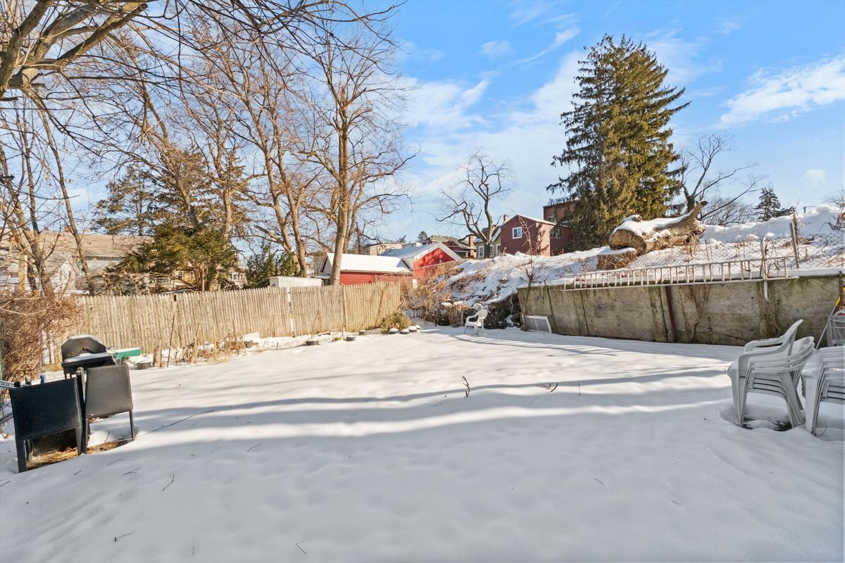 Building Photo - 49 S Hamilton St