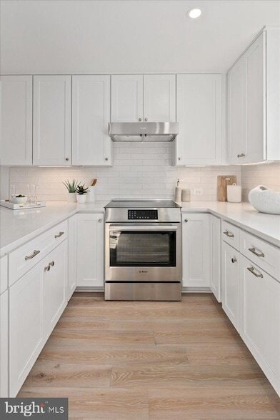 Building Photo - 909 N Irving St