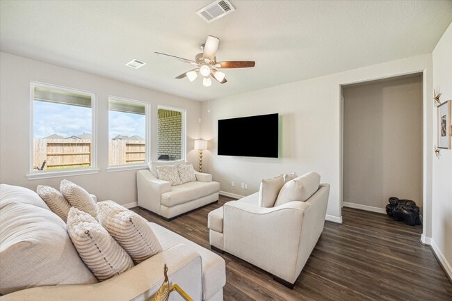 Building Photo - 2951 Golden Dust Dr