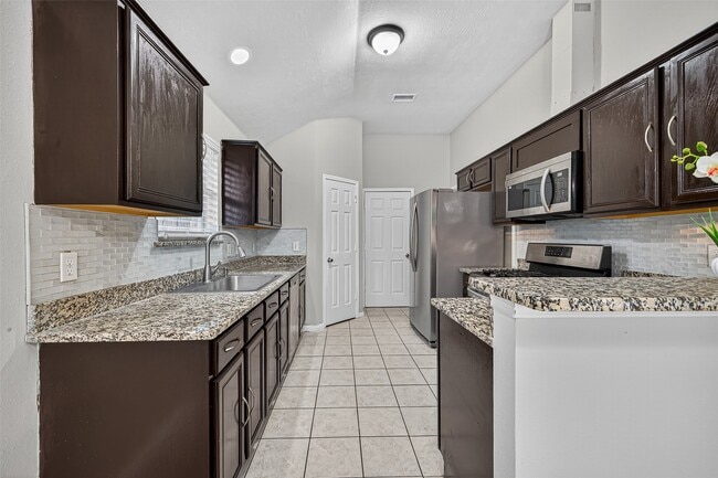 Building Photo - 22207 Falconwood Ln