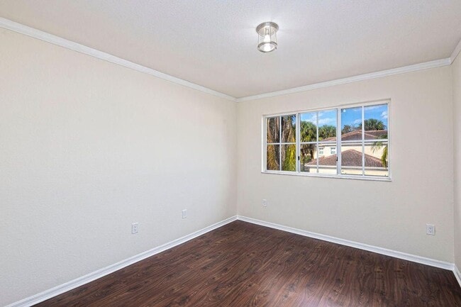 Building Photo - 2400 Centergate Dr