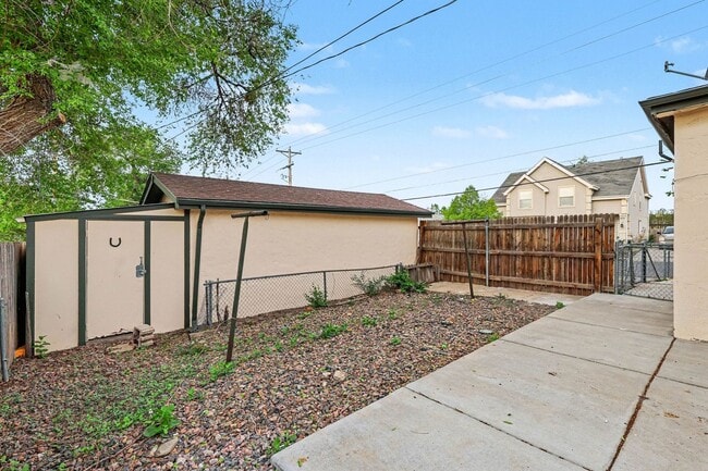 Building Photo - Newly remodelled 3 bedroom ranch - available May 1st!!!