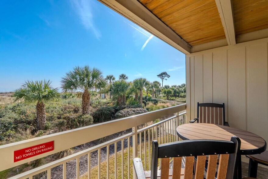 Building Photo - 4 N Forest Beach Dr