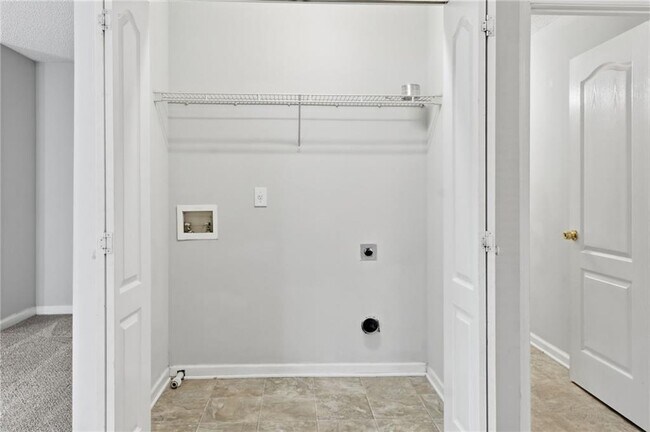 Building Photo - 62 Hanna Dr