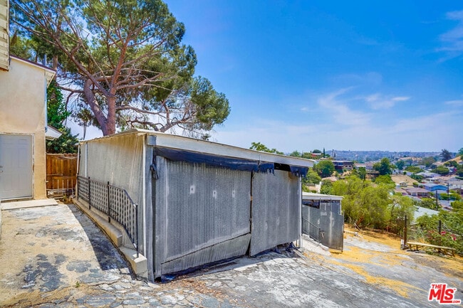 Building Photo - 3046 Chadwick Dr