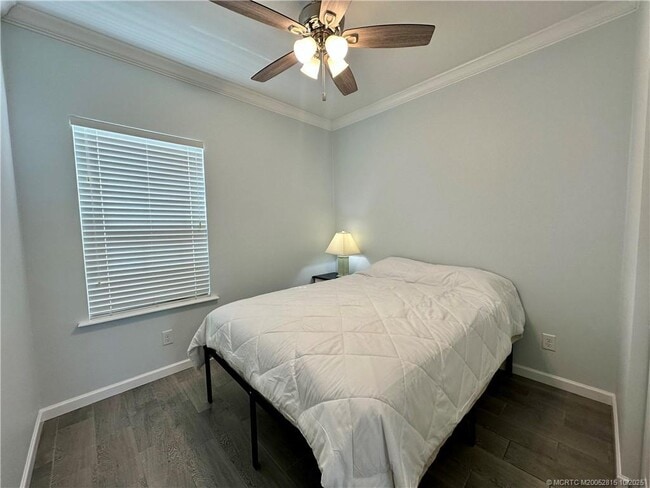 Building Photo - 138 NE Coastal Dr