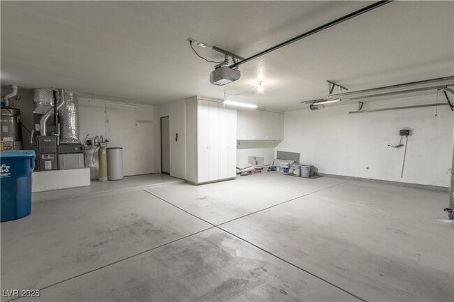 Building Photo - 6313 W Crestfield Ave