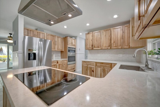 Building Photo - 4408 E Riverside Dr