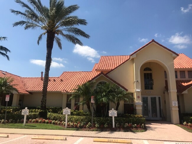 Building Photo - 1239 SW 46th Ave