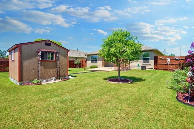 Building Photo - Charming 3BR/2BA Contemporary Home with Lu...